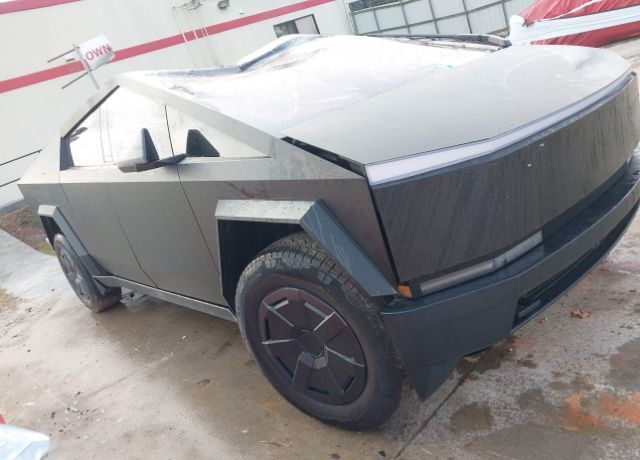 2025 TESLA Cybertruck