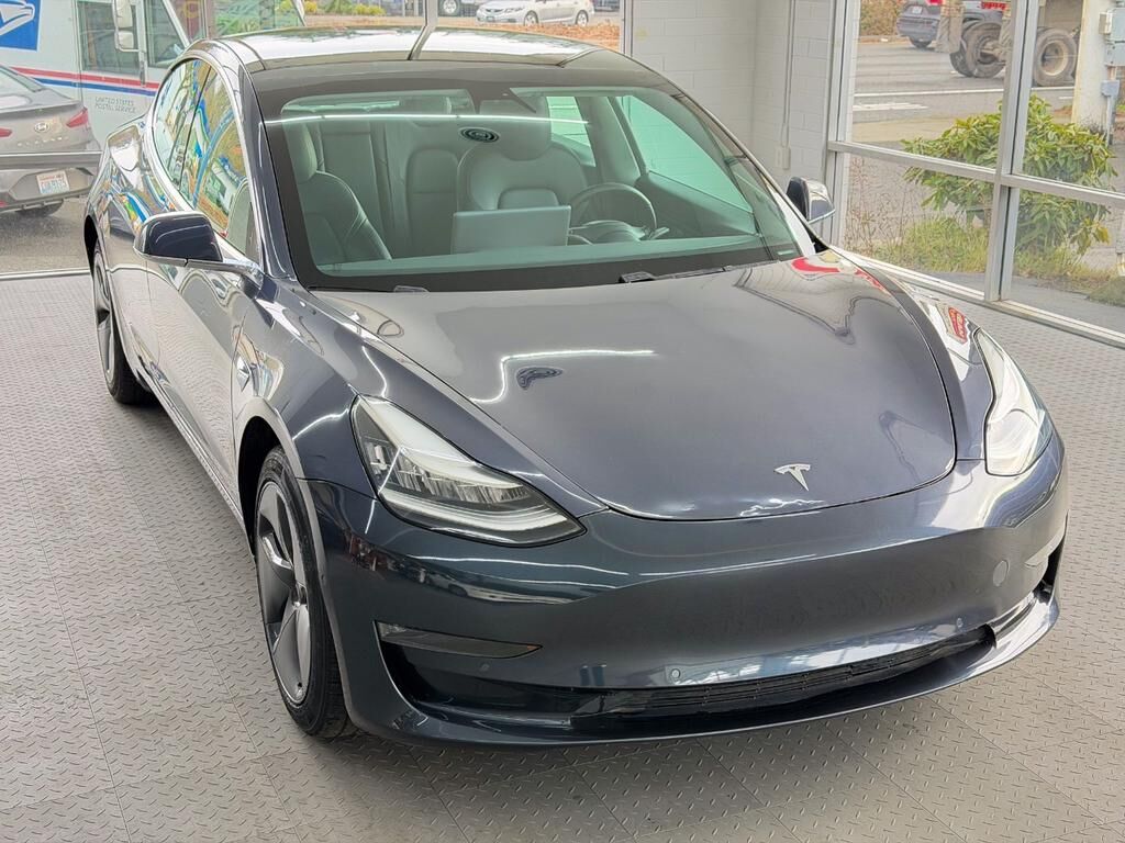 2020 TESLA Model 3