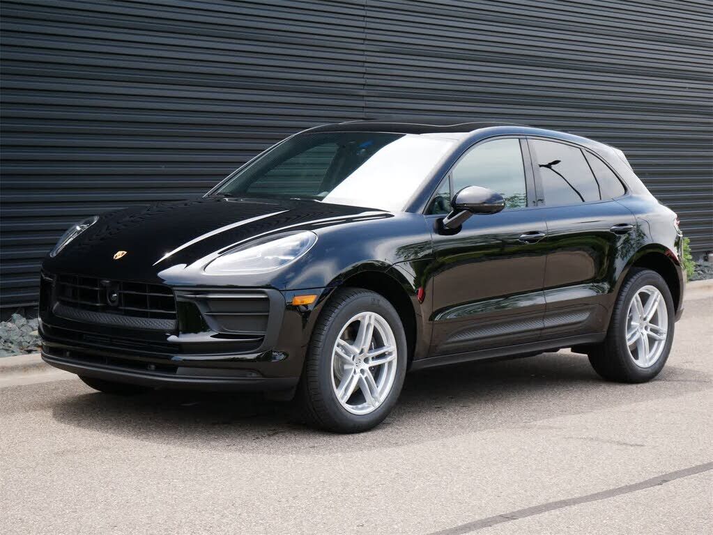 2025 PORSCHE Macan