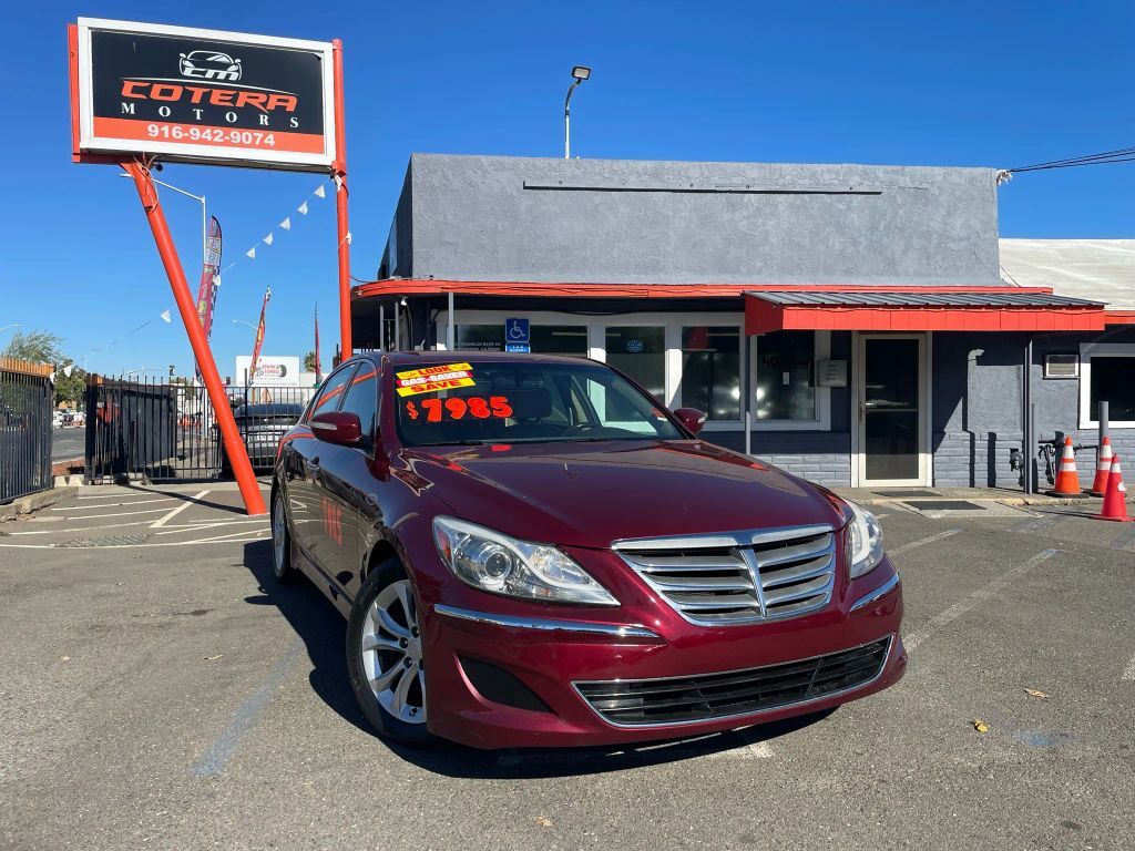 2013 HYUNDAI Genesis