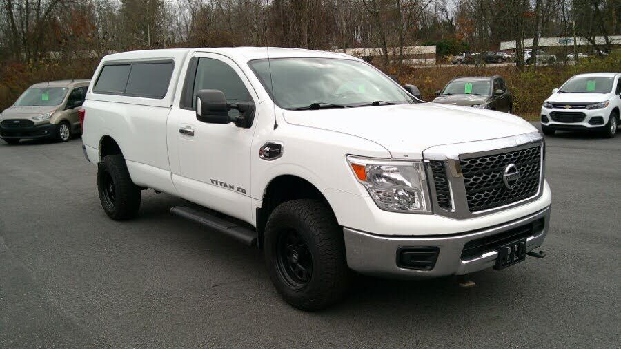 2017 NISSAN Titan