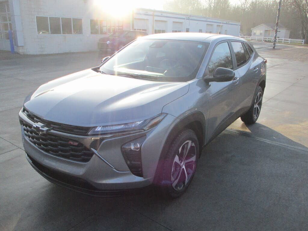 2025 CHEVROLET Trax