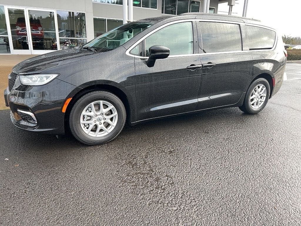 2022 CHRYSLER Pacifica