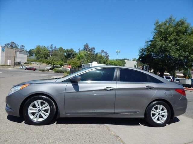 2013 HYUNDAI Sonata