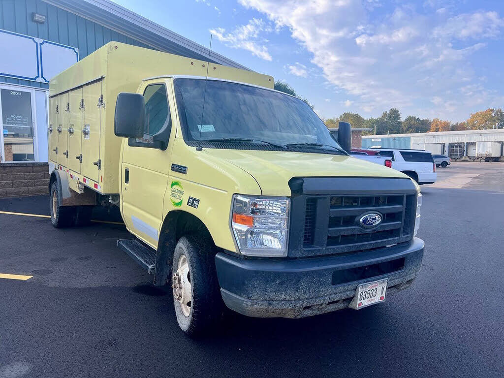 2019 FORD E-450