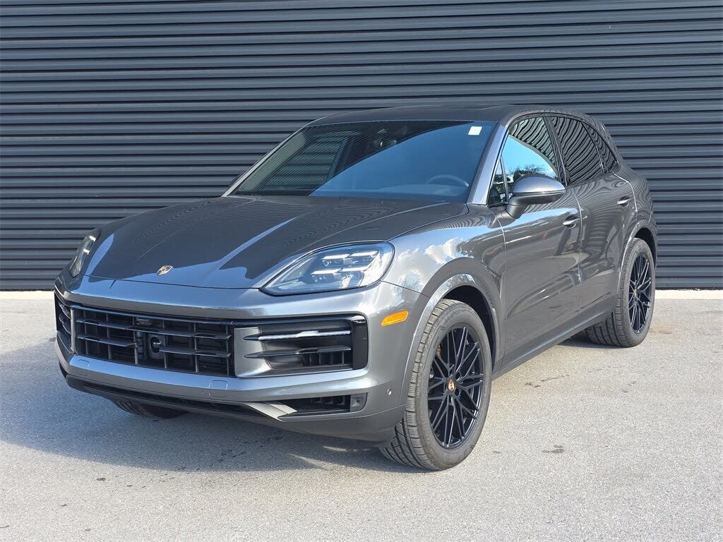 2025 PORSCHE Cayenne