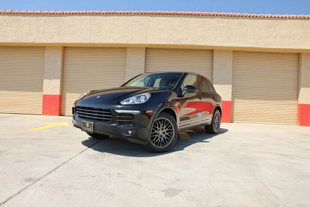 2017 PORSCHE Cayenne