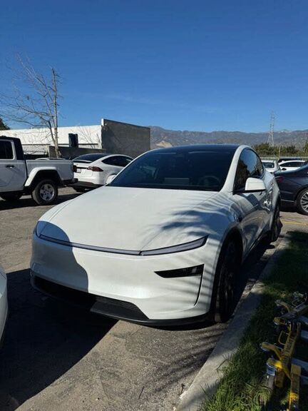 2026 TESLA Model Y