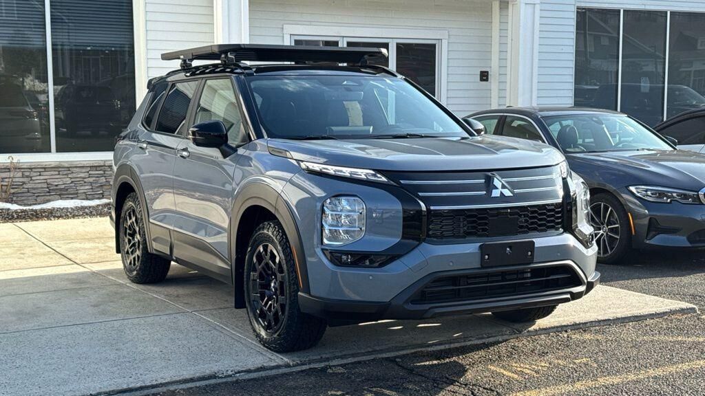 2026 MITSUBISHI Outlander