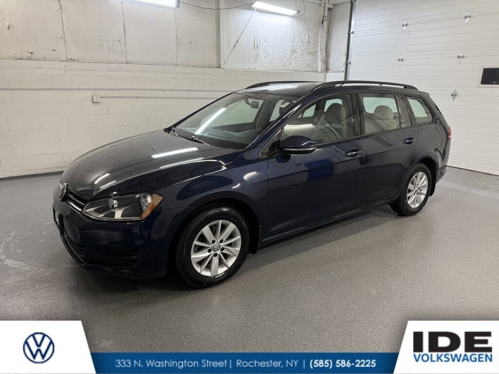2017 VOLKSWAGEN Golf SportWagen
