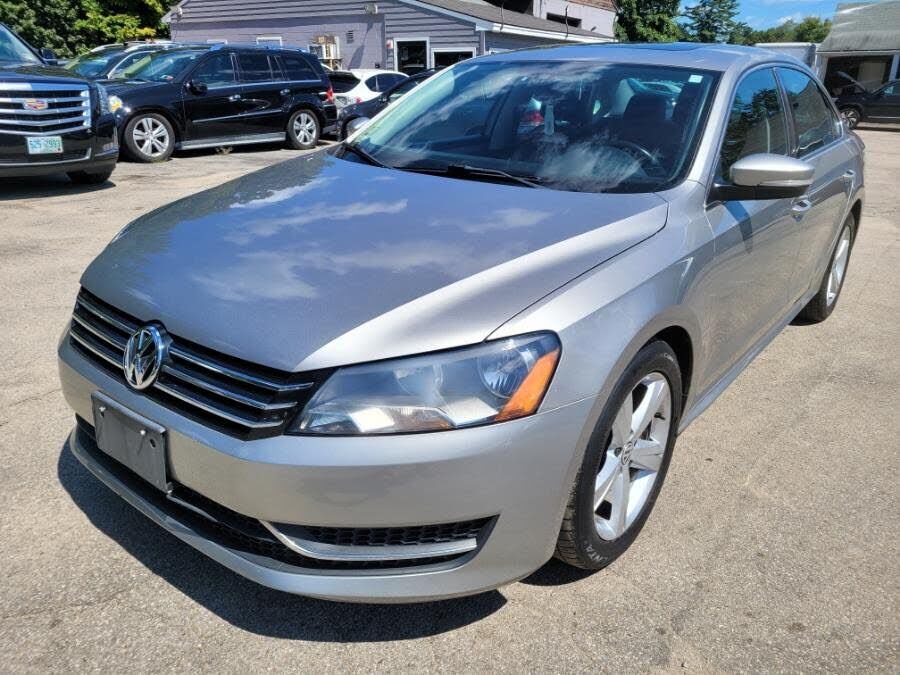 2013 VOLKSWAGEN Passat