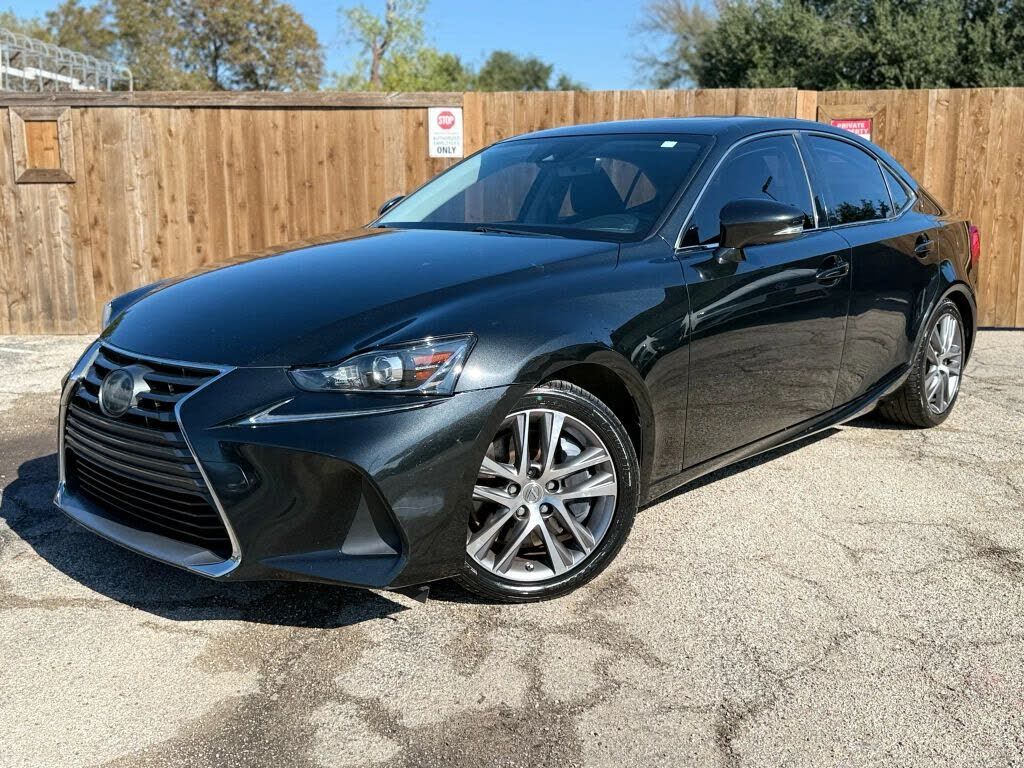 2019 LEXUS IS