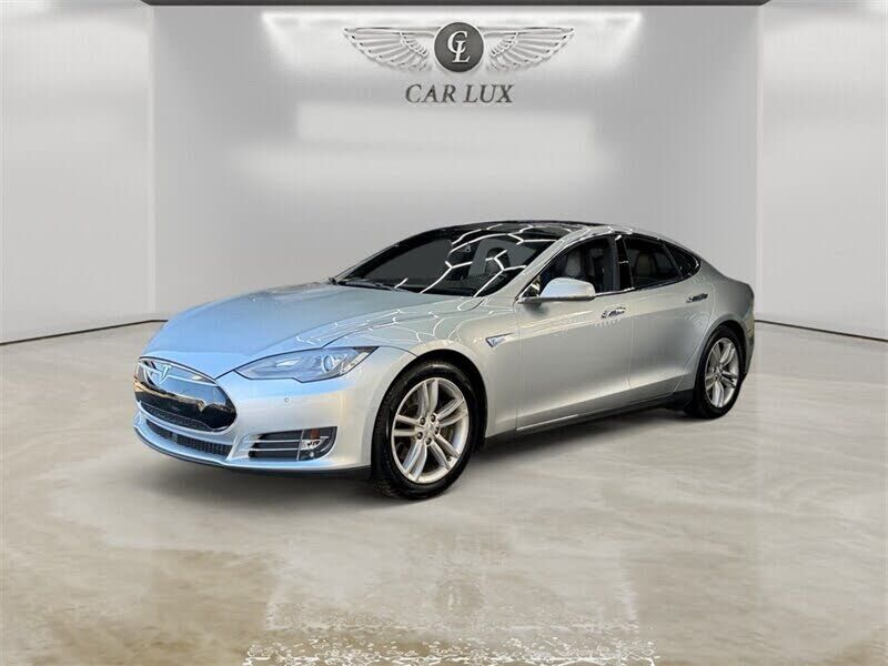 2015 TESLA Model S