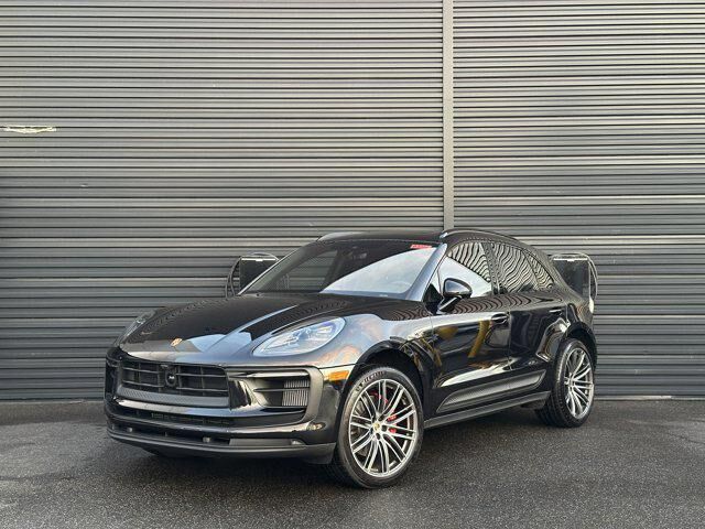2025 PORSCHE Macan
