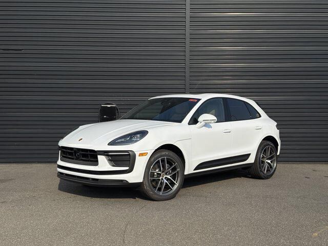 2025 PORSCHE Macan