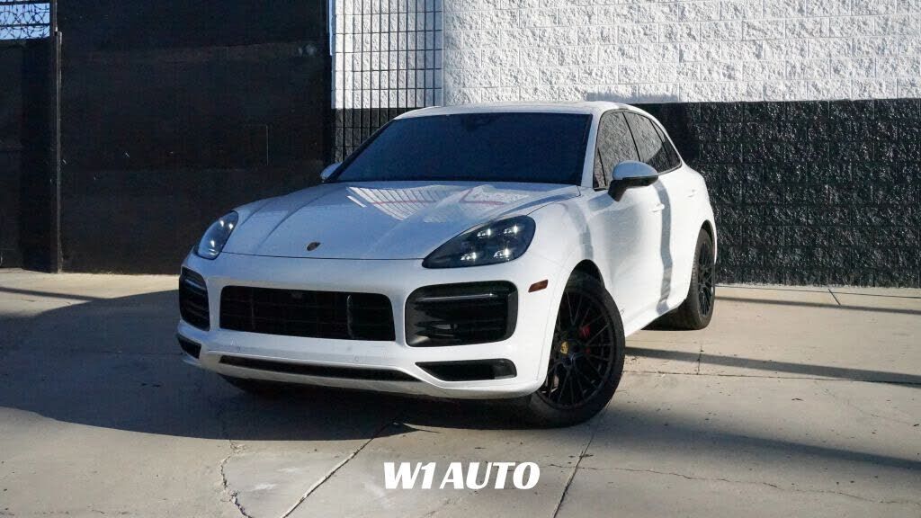 2022 PORSCHE Cayenne