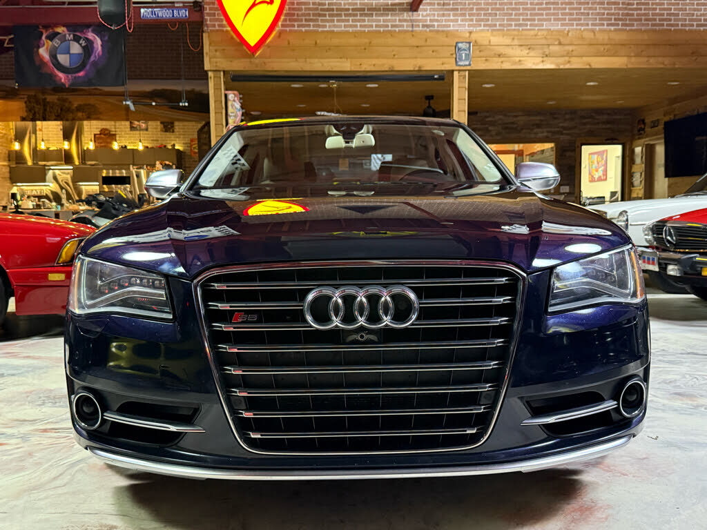 2013 Audi S8