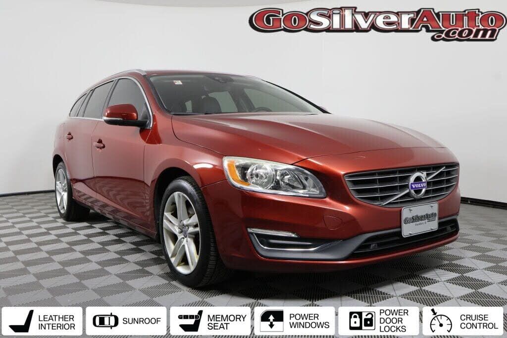 2015 VOLVO V60