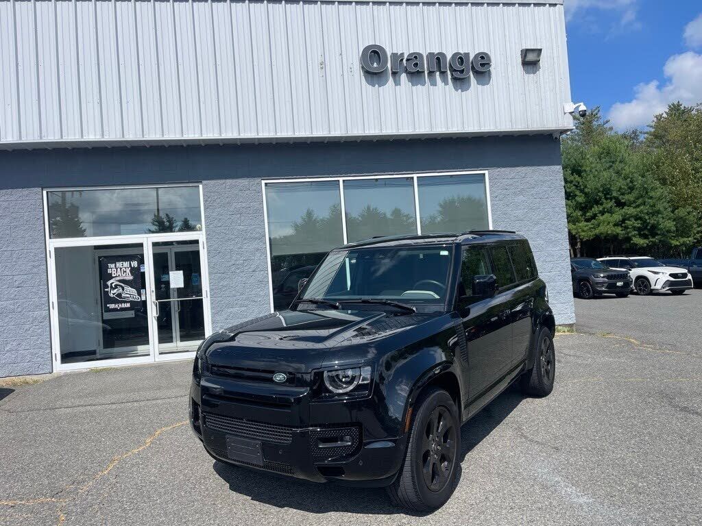 2024 LAND ROVER Defender