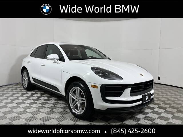 2023 PORSCHE Macan