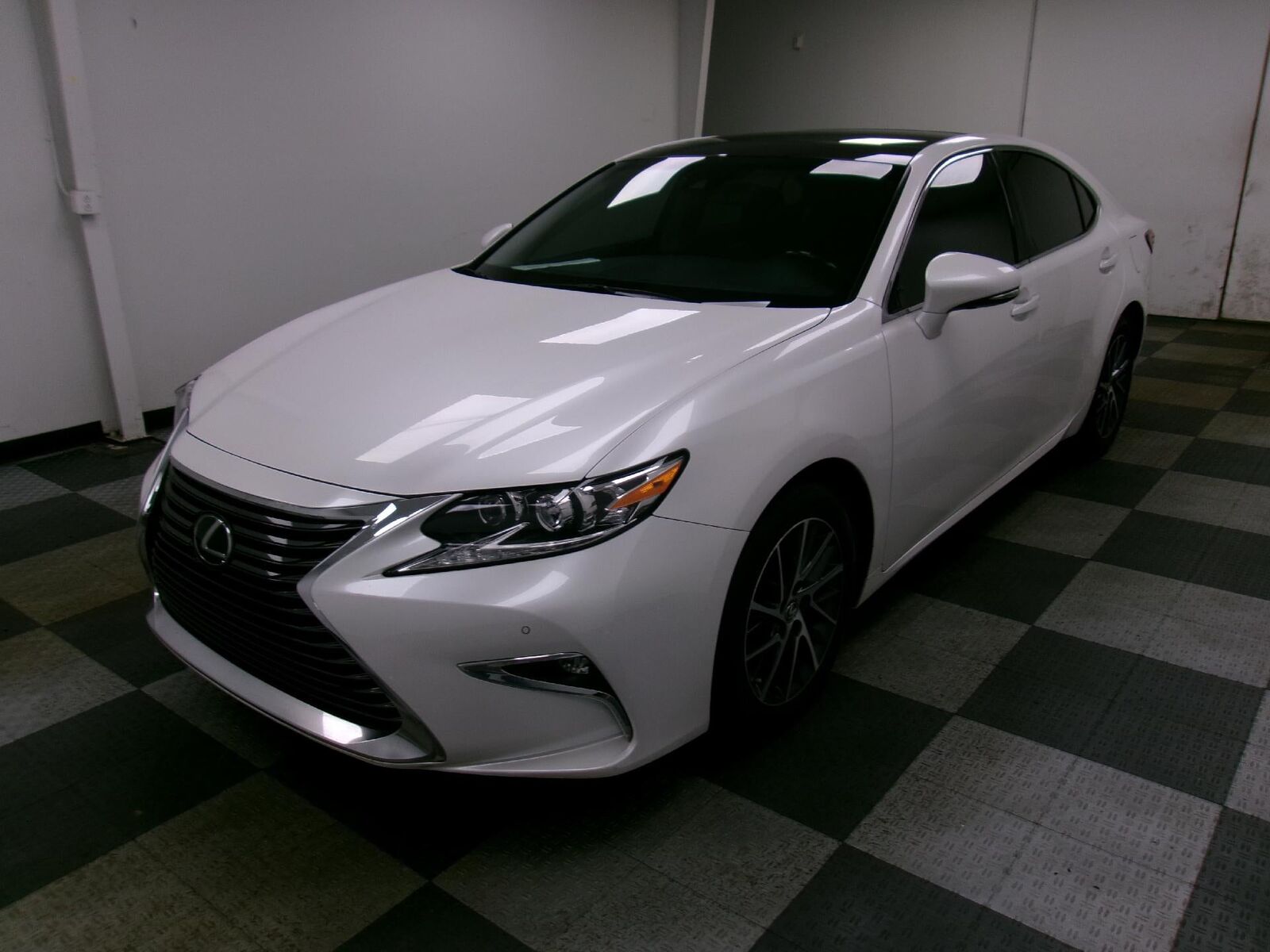 2018 LEXUS ES