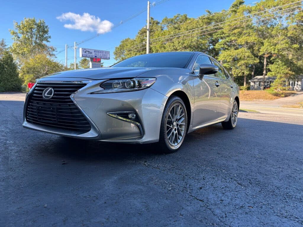 2016 LEXUS ES