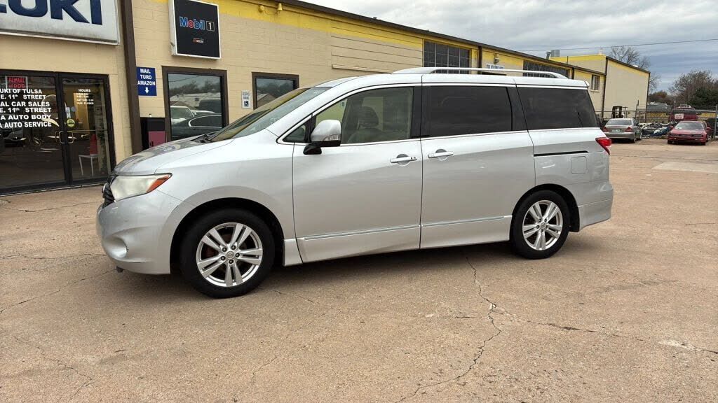 2016 NISSAN Quest