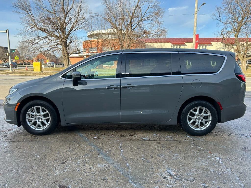 2023 CHRYSLER Pacifica