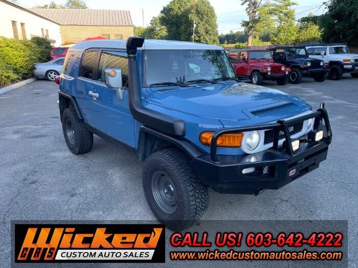 2011 TOYOTA FJ Cruiser