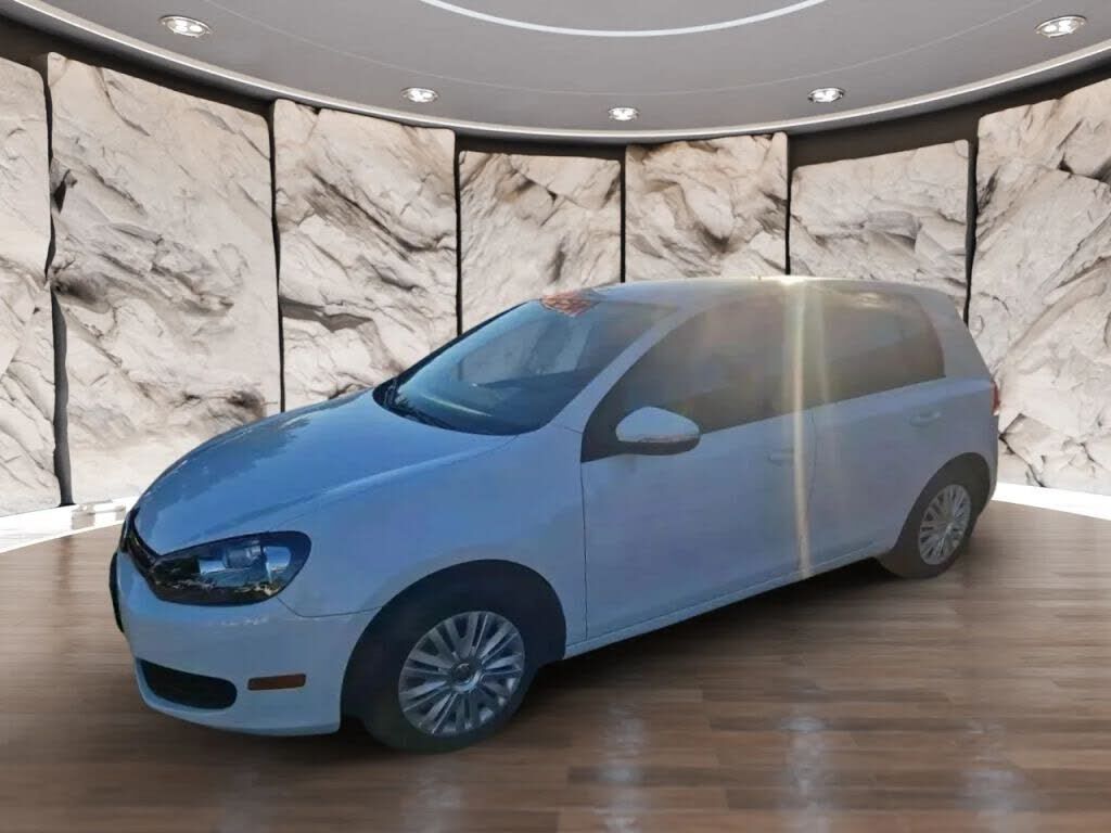 2011 VOLKSWAGEN Golf