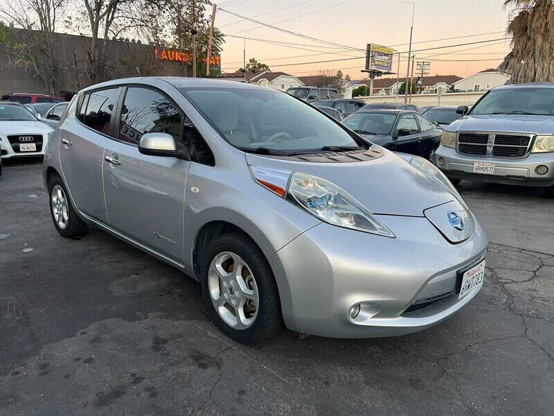 2011 NISSAN Leaf