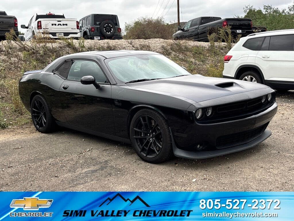 2017 DODGE Challenger