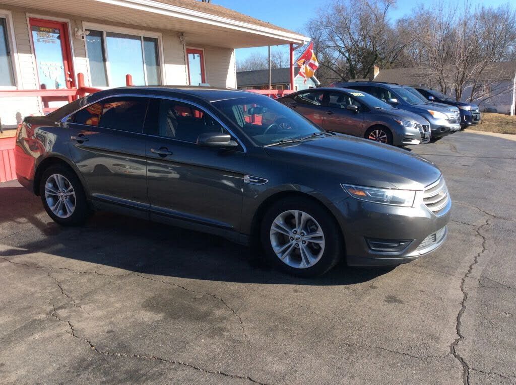 2018 FORD Taurus