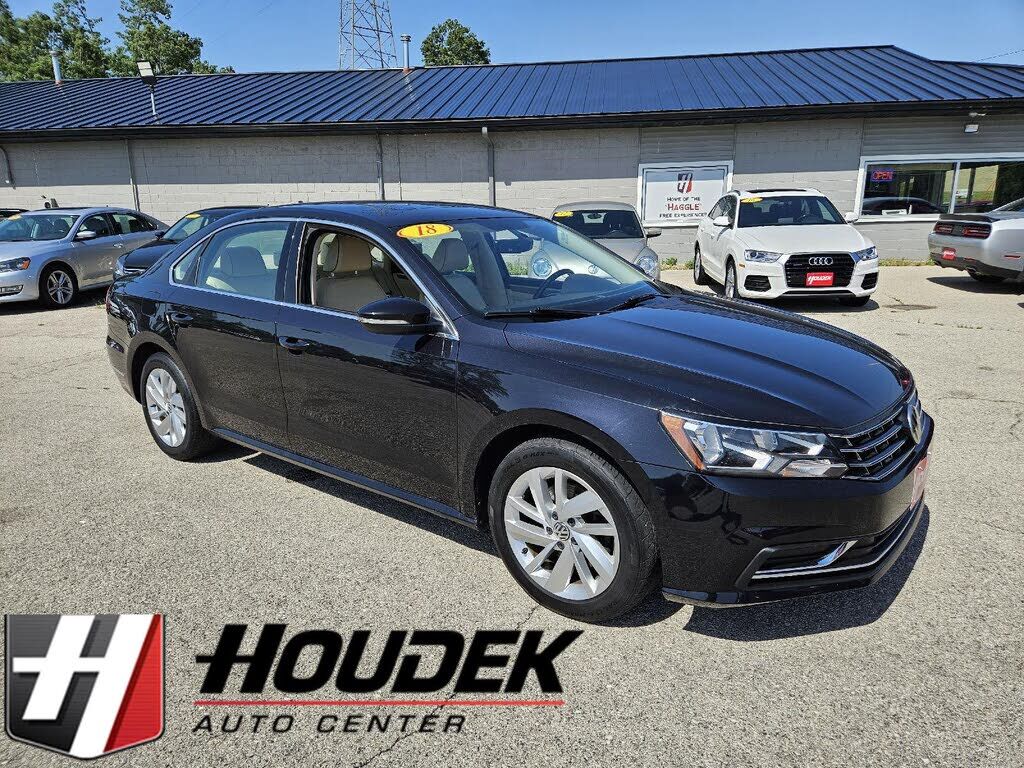 2018 VOLKSWAGEN Passat