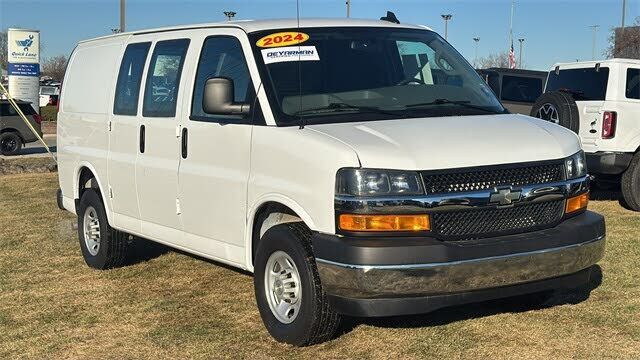 2024 CHEVROLET Express