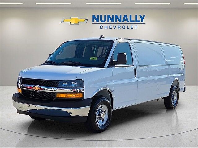 2025 CHEVROLET Express