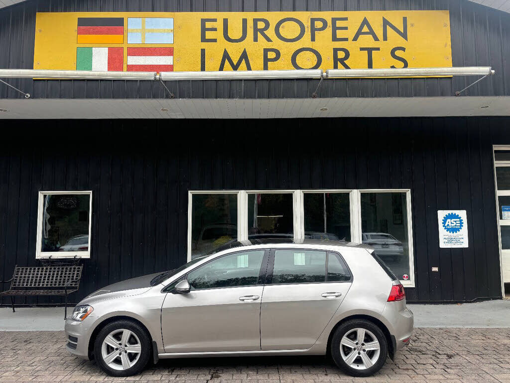 2017 VOLKSWAGEN Golf