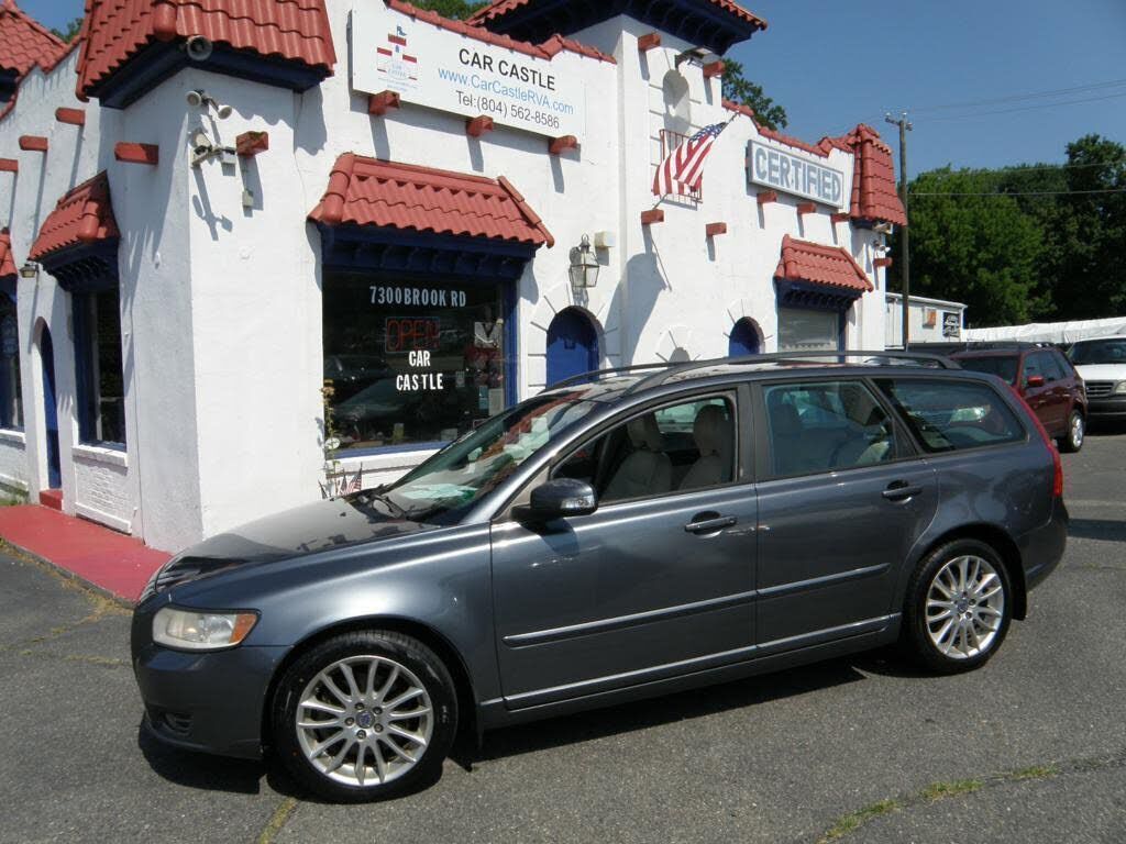 2011 VOLVO V50