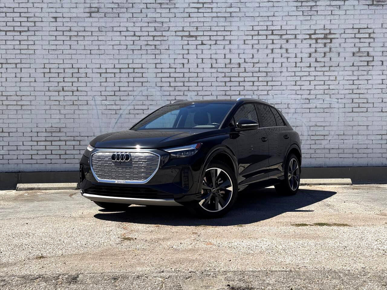 2022 AUDI Q4