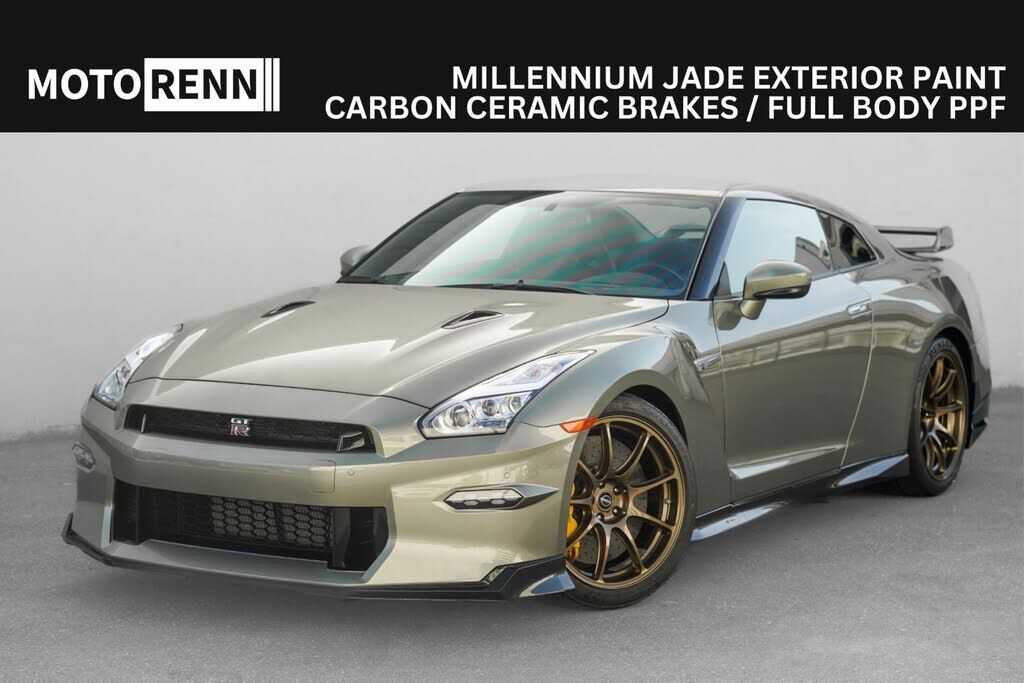 2024 NISSAN GT-R