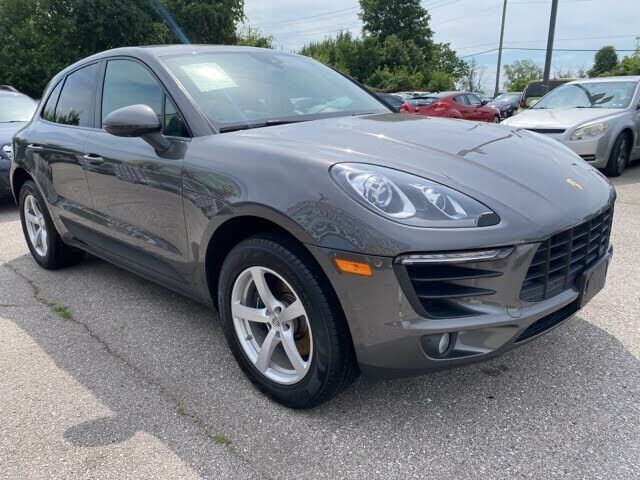 2018 PORSCHE Macan