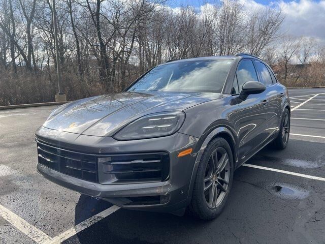 2024 PORSCHE Cayenne