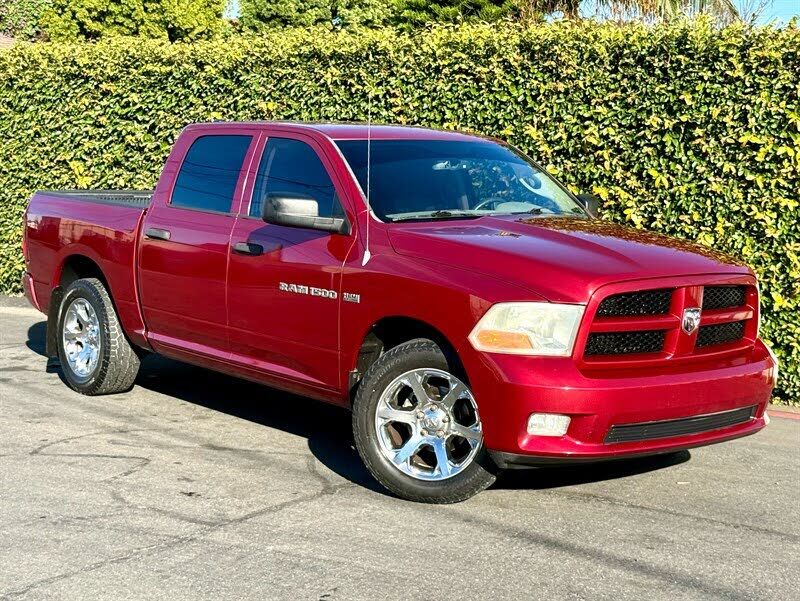 2012 DODGE Ram