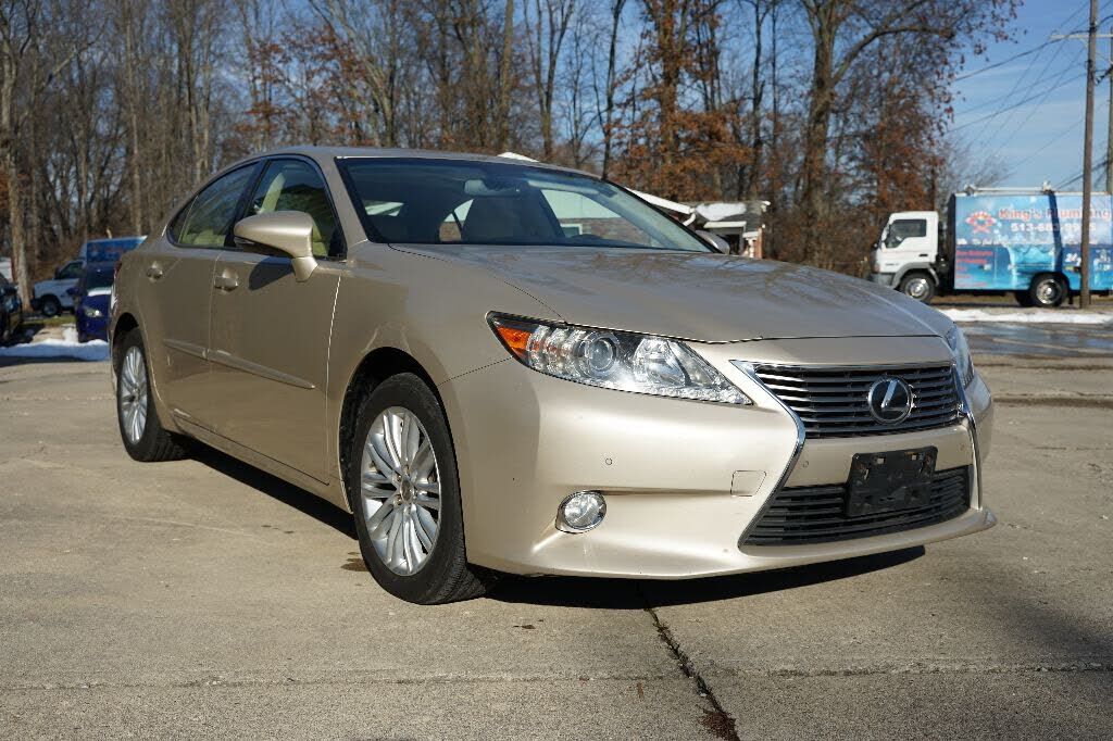 2013 LEXUS ES