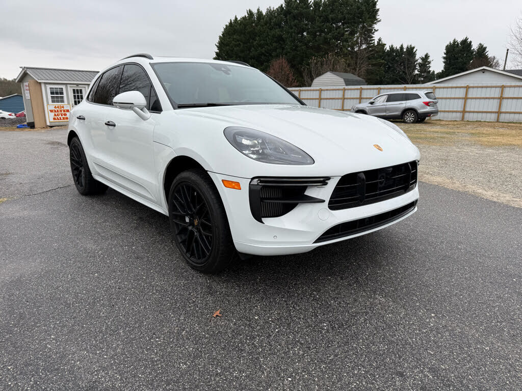 2021 PORSCHE Macan