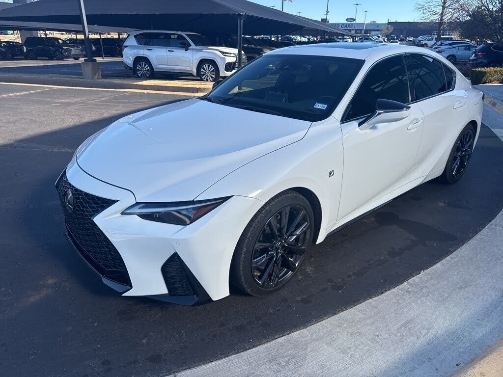 2022 LEXUS IS