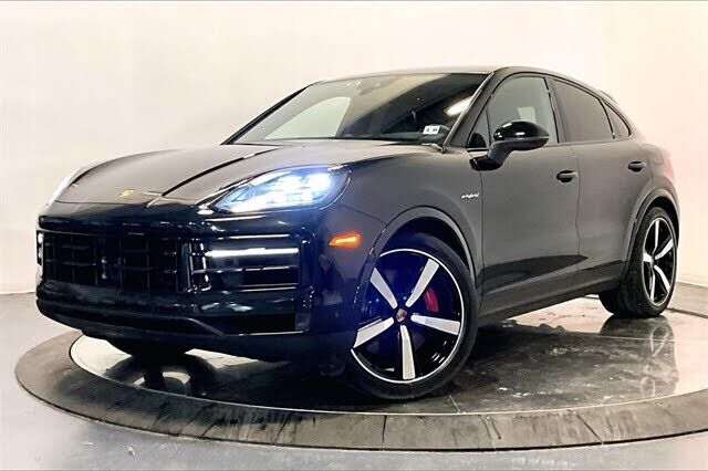 2025 PORSCHE Cayenne