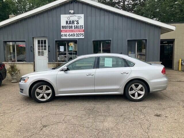 2013 VOLKSWAGEN Passat