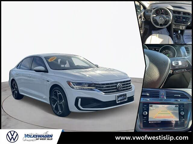 2022 VOLKSWAGEN Passat
