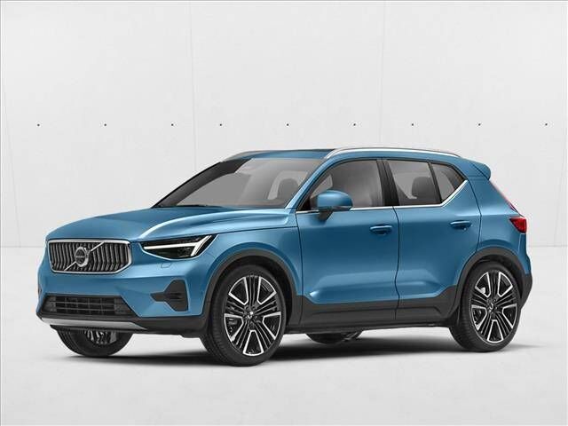 2023 VOLVO XC40